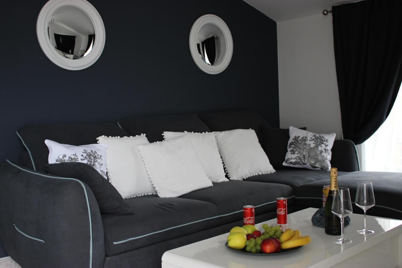 Apartments Christine อูมัค ภายนอก รูปภาพ